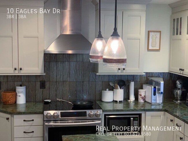 Foto del edificio - Modern Elegance Meets Serenity: 3BR, 2.5BA...