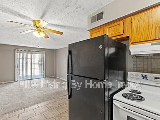 Foto del edificio - 1590 Martha Ct