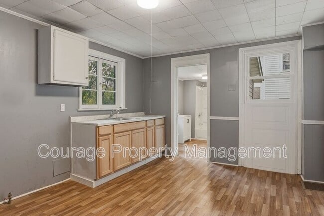 Building Photo - 291 Sunset Dr