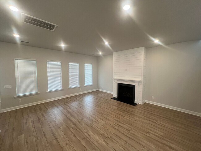 Building Photo - Beautiful Summers Corner 5Bed/4.5Bath