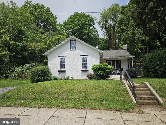 Building Photo - 501 Strasburg Ave