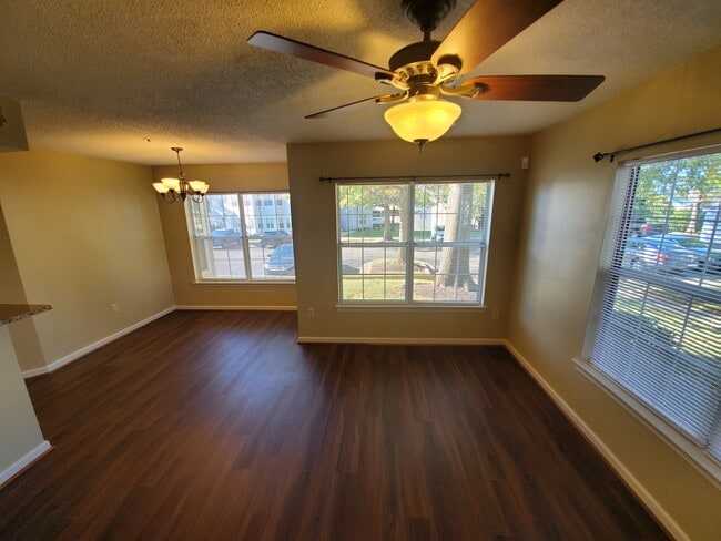 Building Photo - 14039 Vista Dr