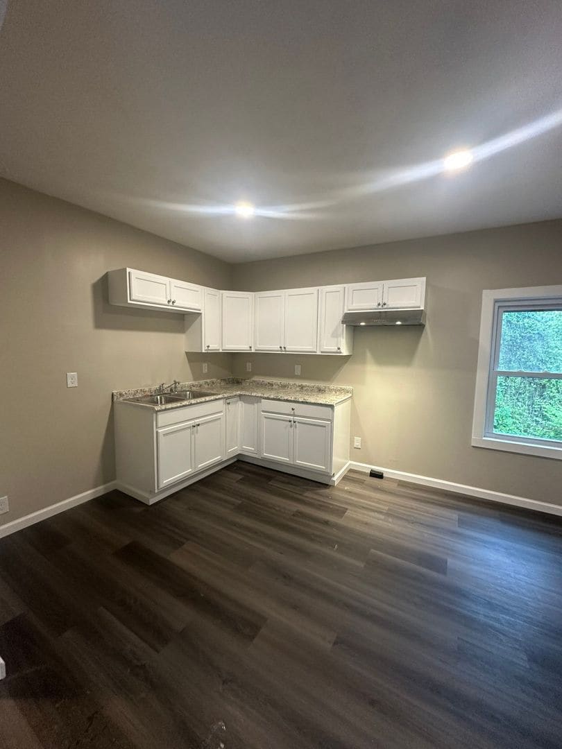 3900 W 23rd St Cleveland, OH 44109 – photo 2