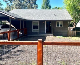 Building Photo - 68 SW Cleveland Ave