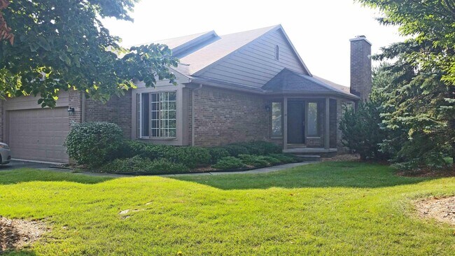 Foto del edificio - 4749 Bayberry Cir