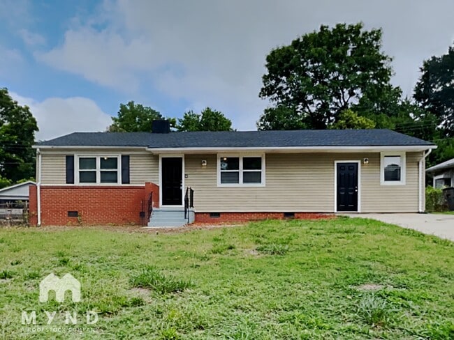 Building Photo - 3026 Bellaire Dr