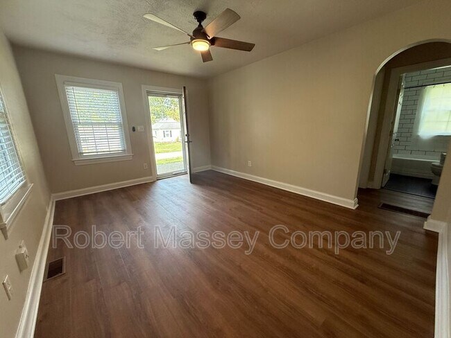 Building Photo - 11702 Kings Ln