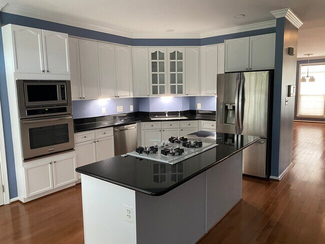 Foto del edificio - 5708 Governors Pond Cir