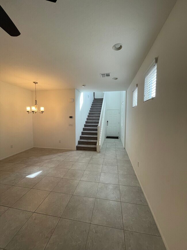 Foto del edificio - 6568 Pine Hall Ave
