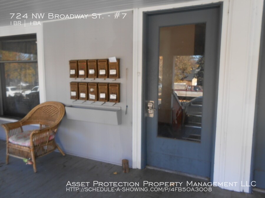 Foto del edificio - 724 NW Broadway St