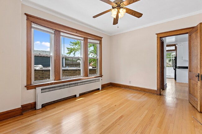 Foto del edificio - 3936 N Marshfield Ave