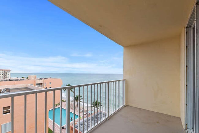 Foto del edificio - 3540 S Ocean Blvd