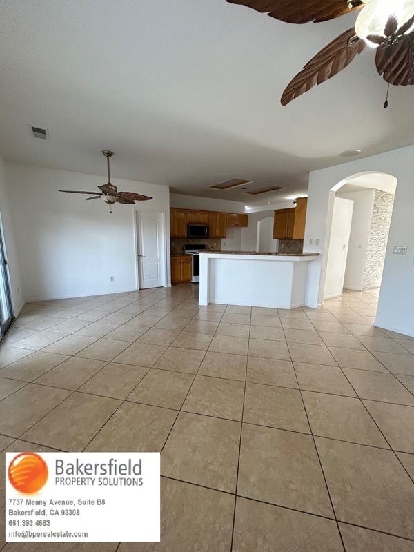 Building Photo - 5500 Cove Ct