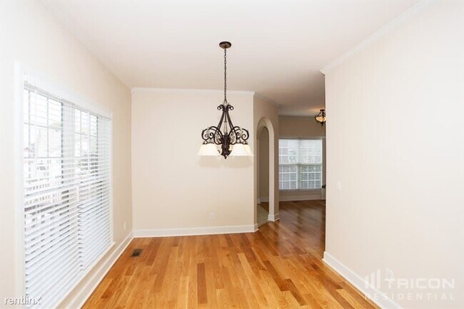 Building Photo - 2606 Underhill Ct