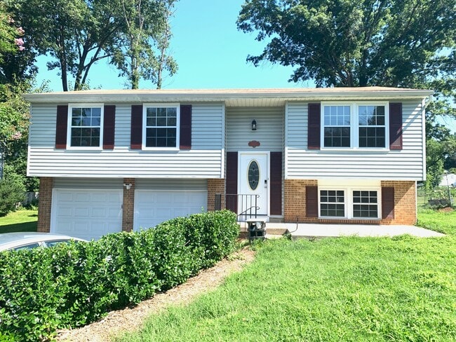 Building Photo - 9305 Kite St