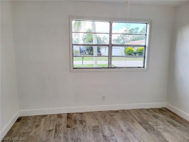 Building Photo - 9765-9767 Montana Ct