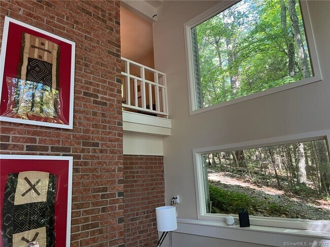 Foto del edificio - 32 Hanson Rd