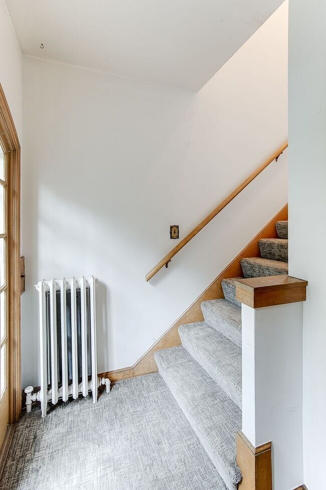 Building Photo - 4319 Zenith