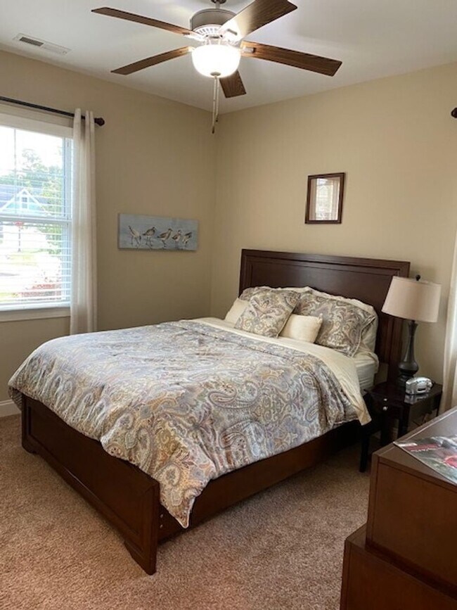 Building Photo - Amazing Furnished Town Home in Brunswick Forest