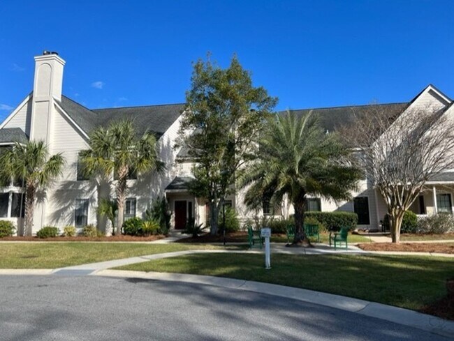 Foto del edificio - Great Location!! 2 Bedroom Condo