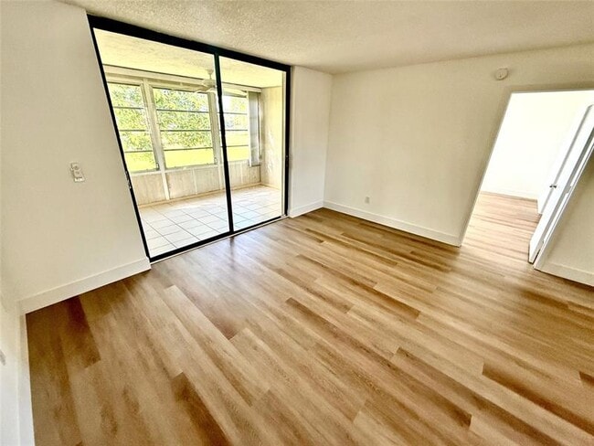 Foto del edificio - 7301 NW 18th St