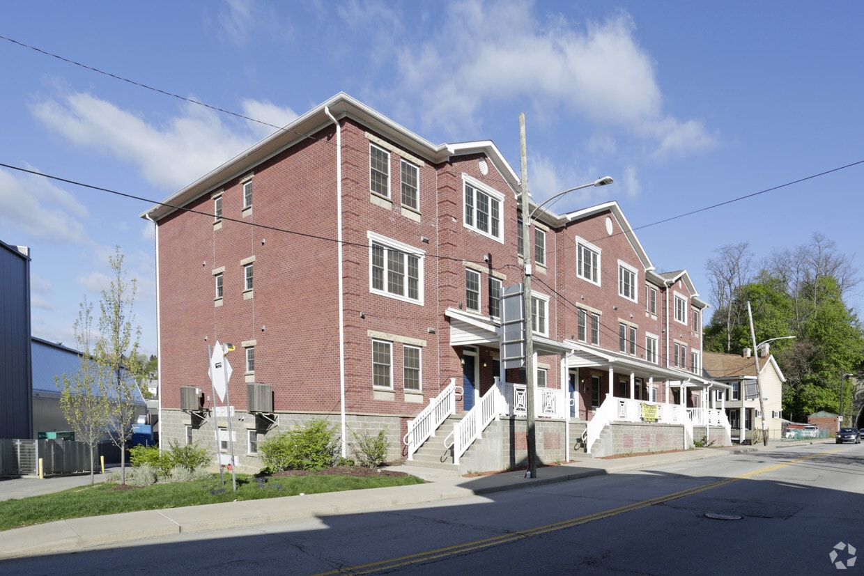 One Twelve College Avenue Apartments Greensburg, PA