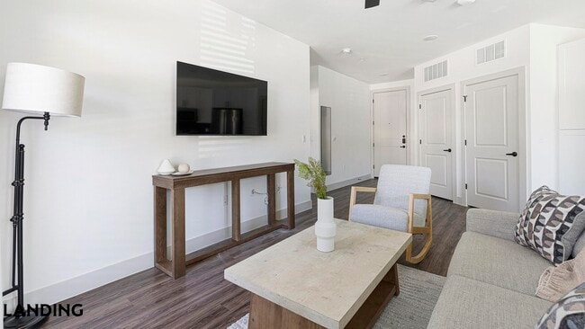Building Photo - 18111 La Cantera Terrace