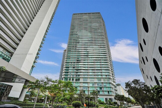 Foto del edificio - 501 NE 31st St