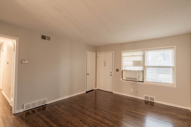 Foto del edificio - 3 Bed | 1 Bath in North Tulsa!