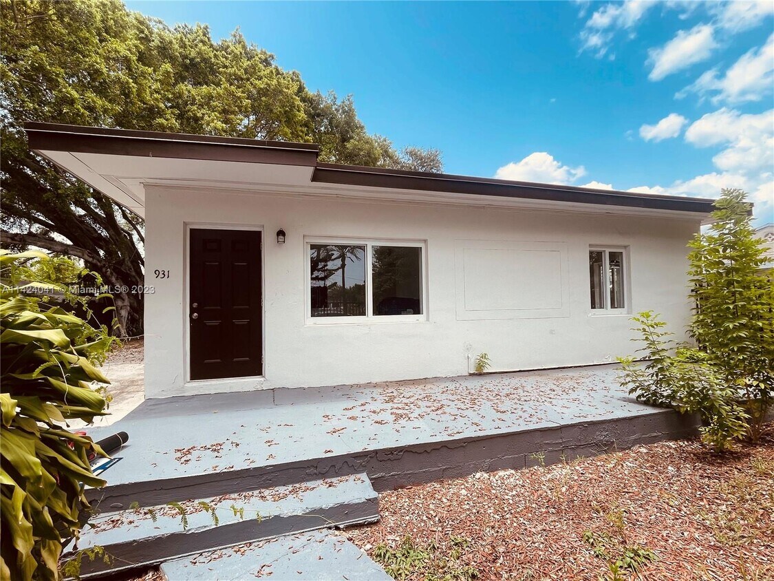 931 Opalocka Blvd Unit 1, Opalocka, FL 33054 Room for Rent in Opalocka, FL