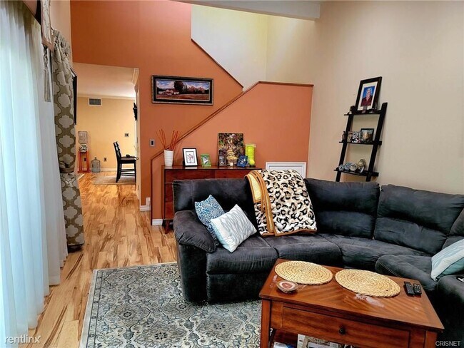 Foto del edificio - 3 br, 3 bath Townhome - 22230 Germain St U...