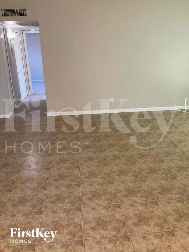 Foto del edificio - 7025 West Colter Street