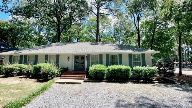 Building Photo - 1839 Croom Dr