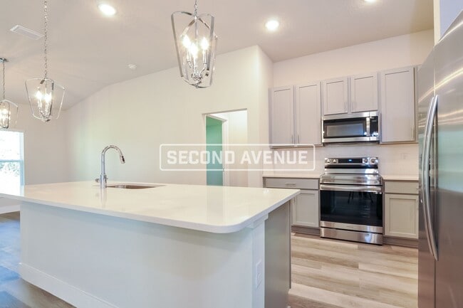 Building Photo - 12 Ricker PL