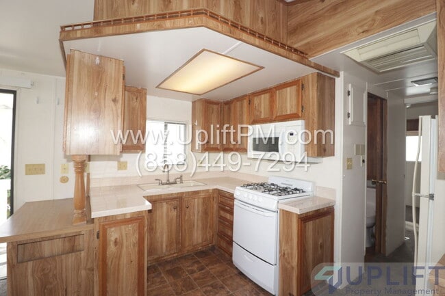 Building Photo - 2030 Black Canyon Rd