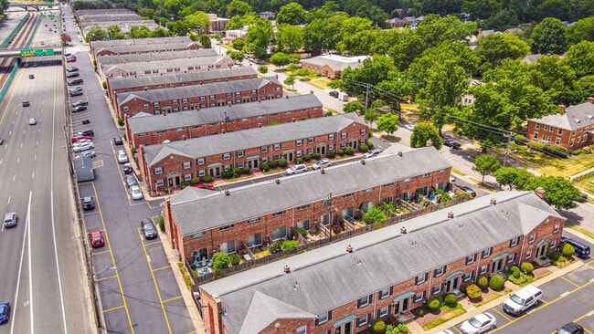 Building Photo - Georgetown Apartments