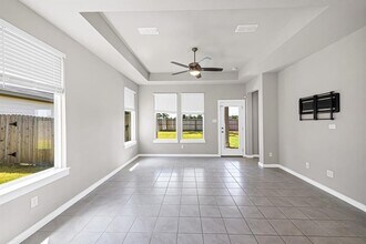 Building Photo - 7138 Clearwater Cv Dr