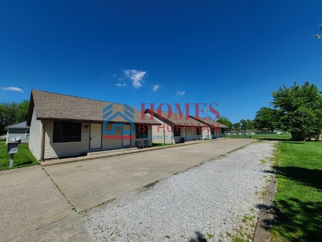 Building Photo - One Bedroom Apartment | Fort Branch