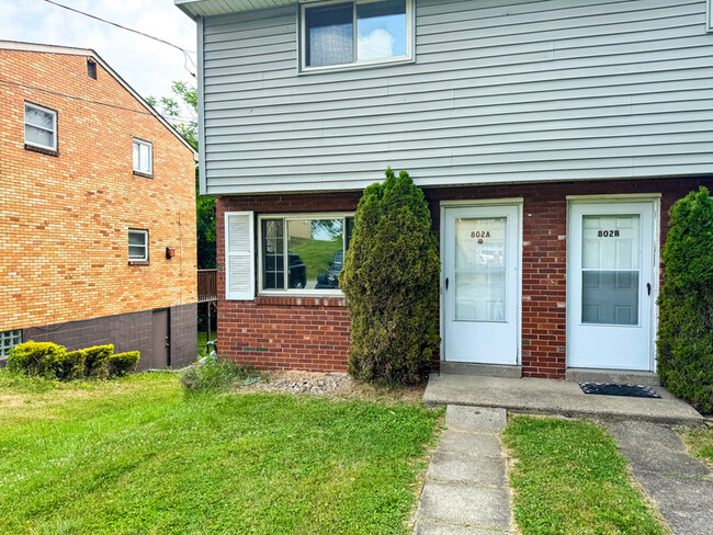 Foto del edificio - 802A Westbury Rd