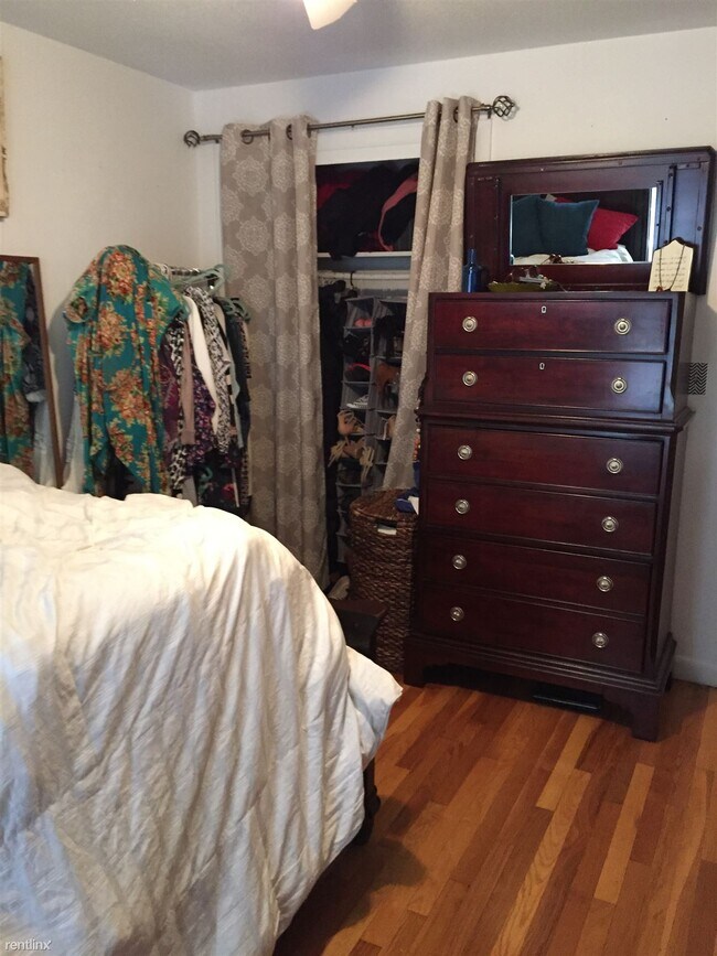 Foto del edificio - 1 br, 1 bath  - 44 Evergreen St Apt 23