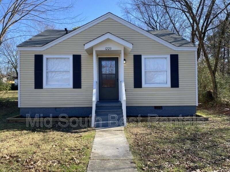 Primary Photo - 1223 Adams St
