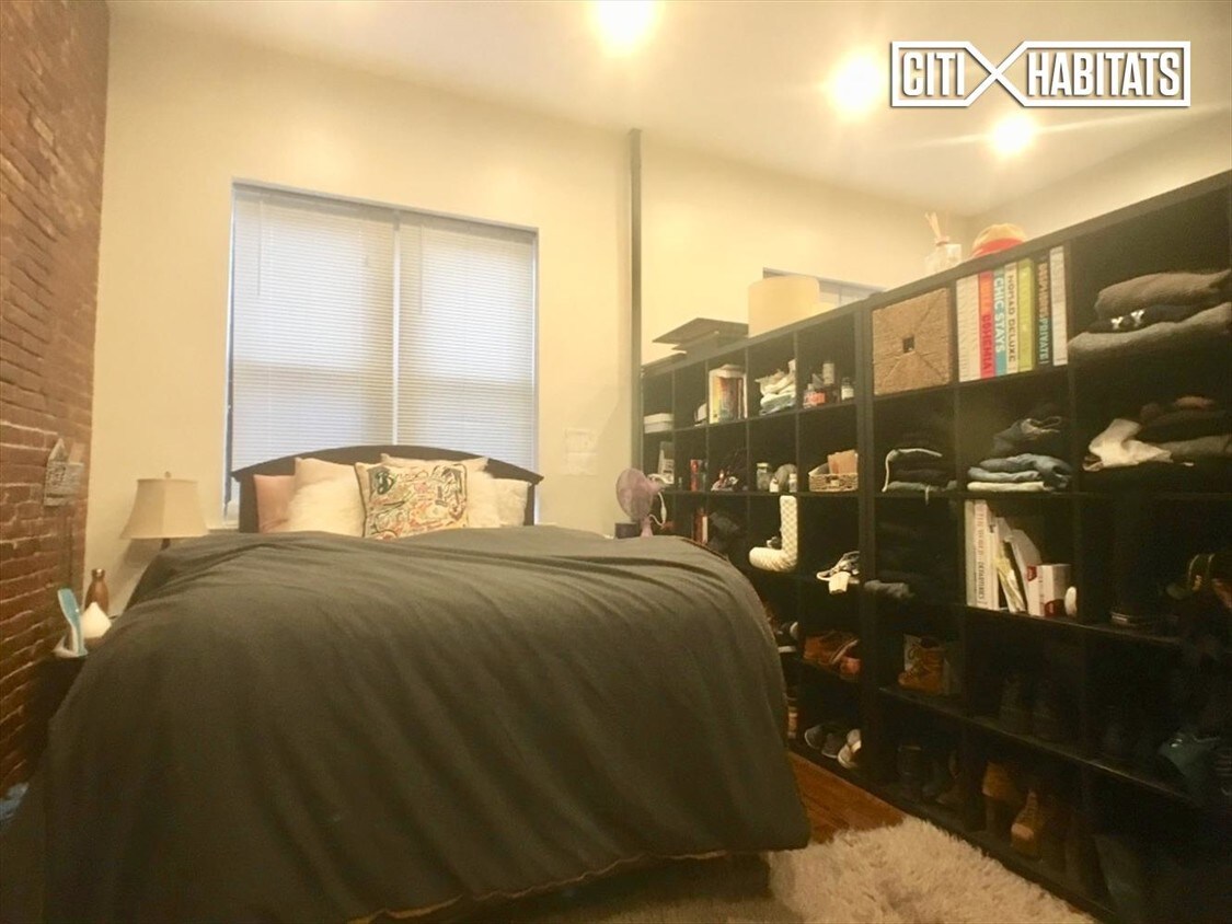 Building Photo - 89 Greenpoint Ave