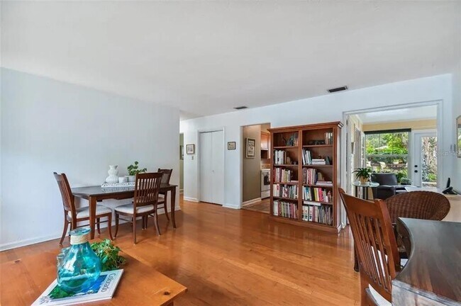 Foto del edificio - 1500 E Ridgewood St