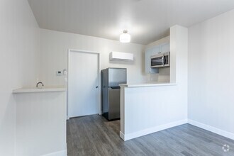 1BR, 1BA - 274 SF - The Presidio Apartments