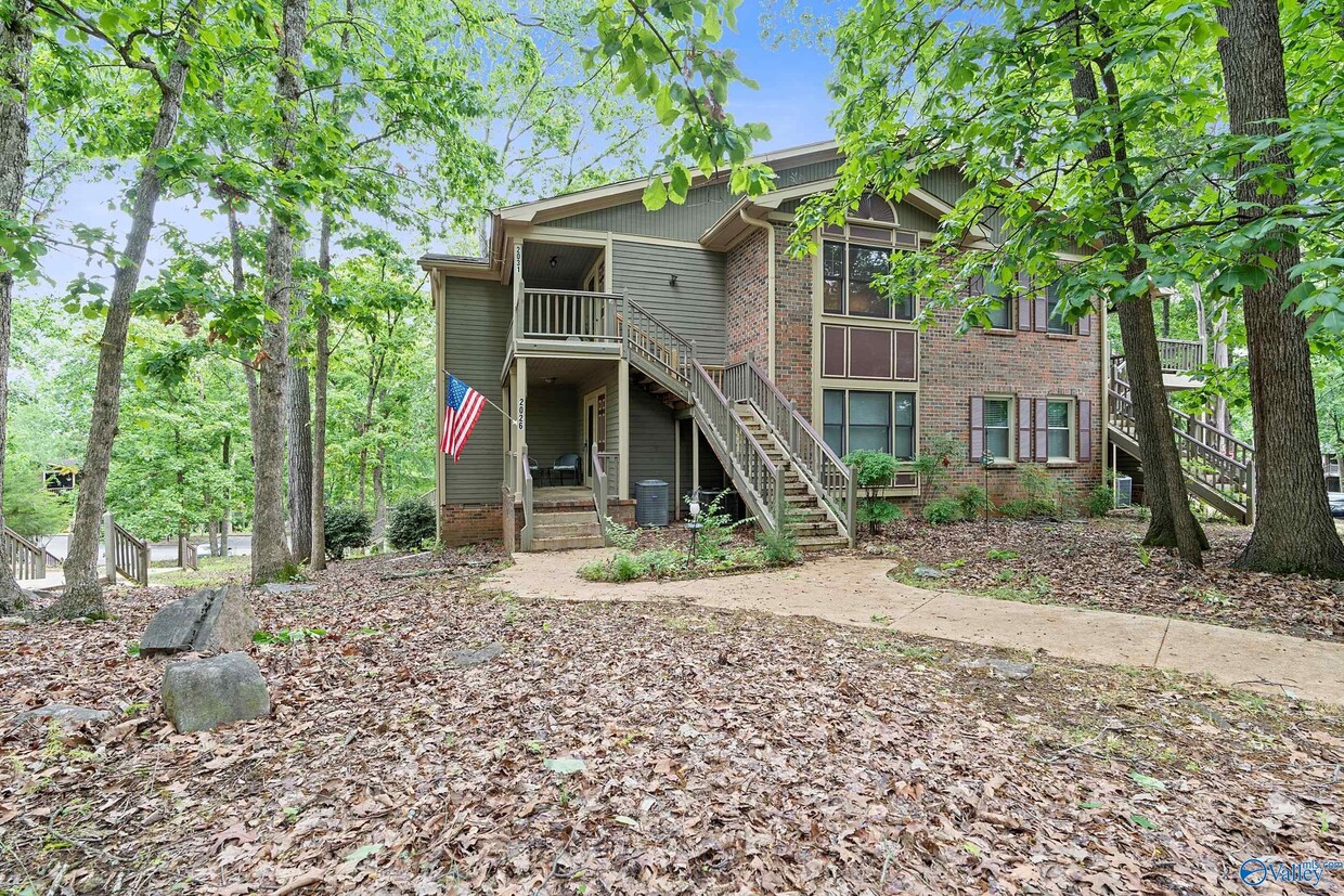 Foto principal - 2031 Woodlawn Dr SW