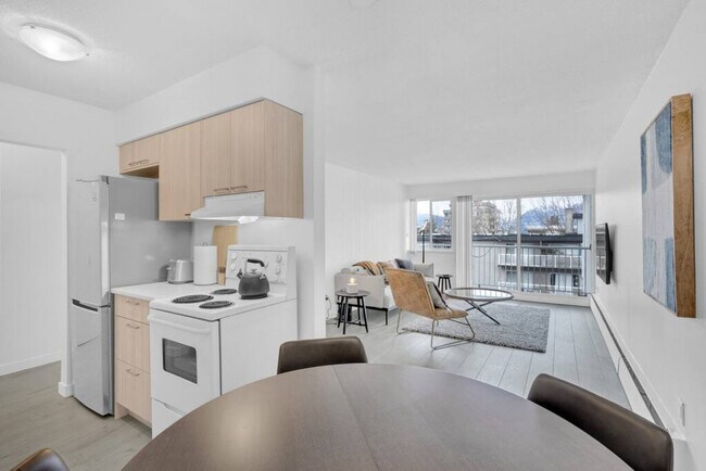 Photo du bâtiment - 55 E 12th Ave