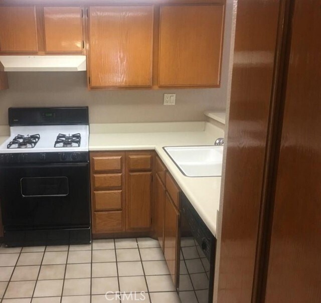 3595 W Greentree Cir Unit B, Anaheim, CA 92804 Condo for Rent in