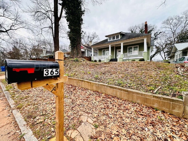 Building Photo - 365 Inman St SW