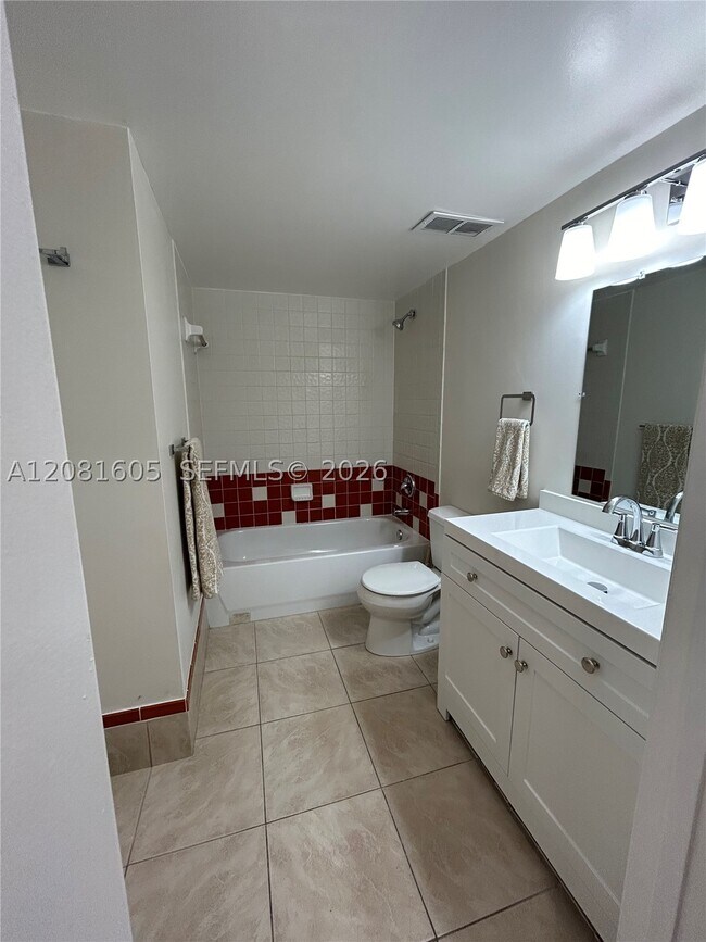 Foto del edificio - 9733 Westview Dr