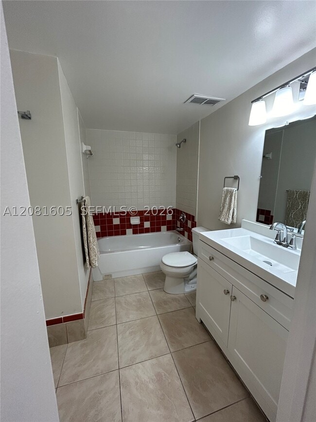 Building Photo - 9733 Westview Dr